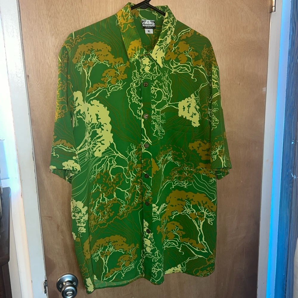Manuhealii Men’s XL Button Down